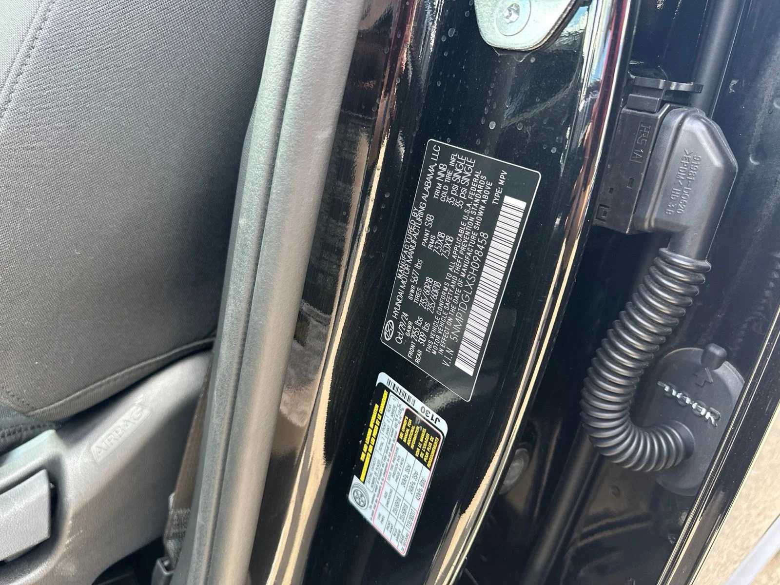 Used 2025 Black Hyundai SE image 13