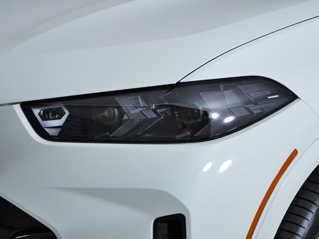 New 2026 Alpine White BMW xDrive40i image 3