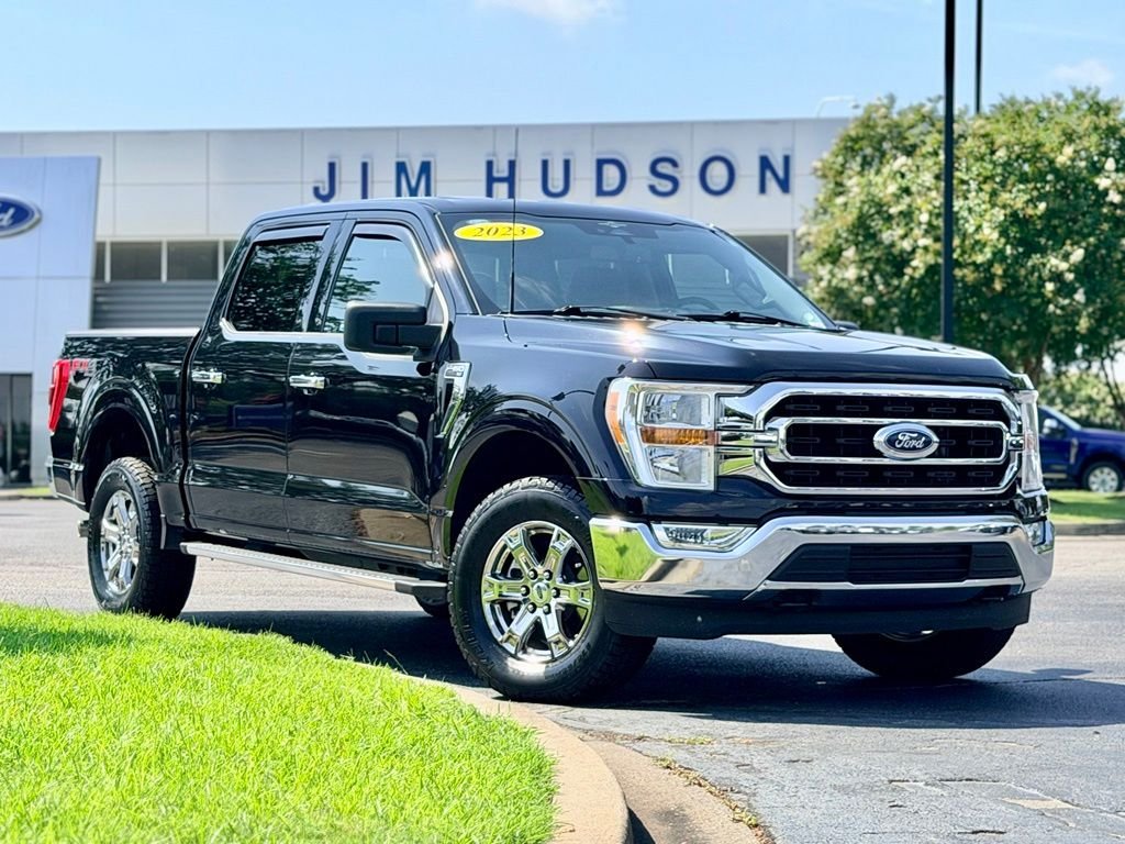Used 2023 Black Ford XLT image 2