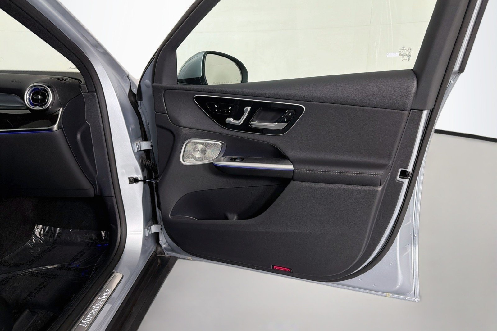 New 2026 Cirrus Silver Metallic Mercedes-Benz GLC 300 SUV image 25