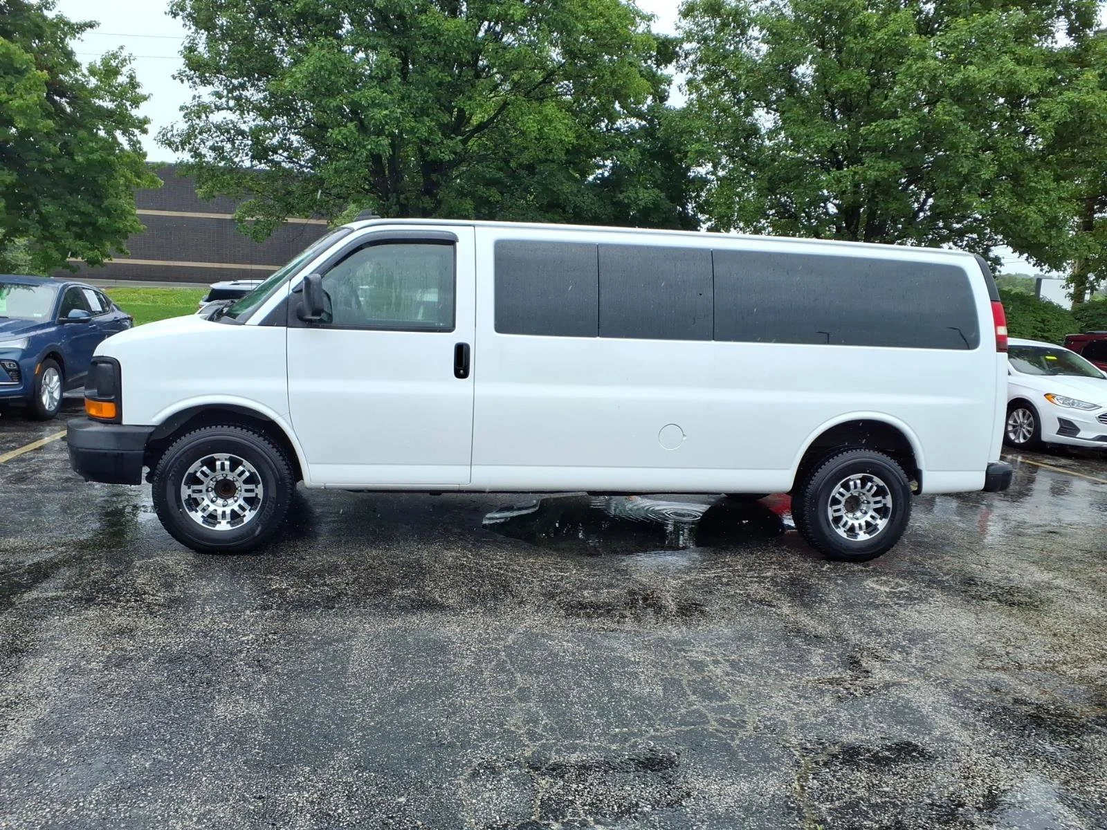 Used 2016 Summit White Chevrolet Paratransit image 5