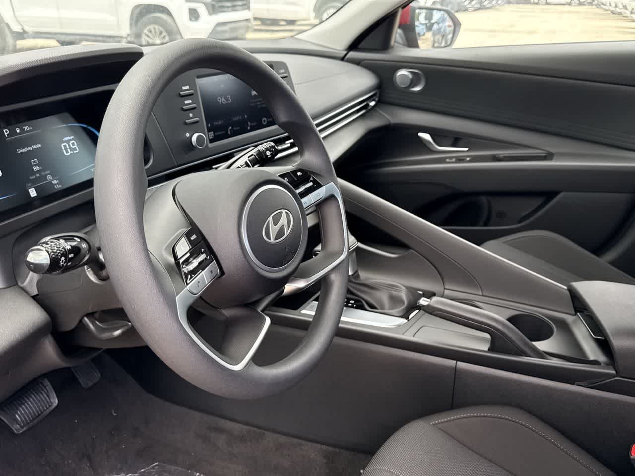 2025 Hyundai Elantra SE - Photo 13