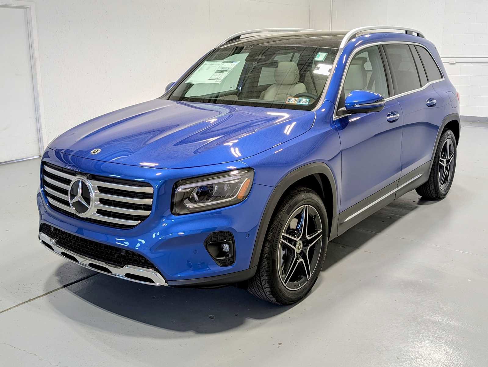 2026 Mercedes-Benz GLB GLB 250 4MATIC's photo