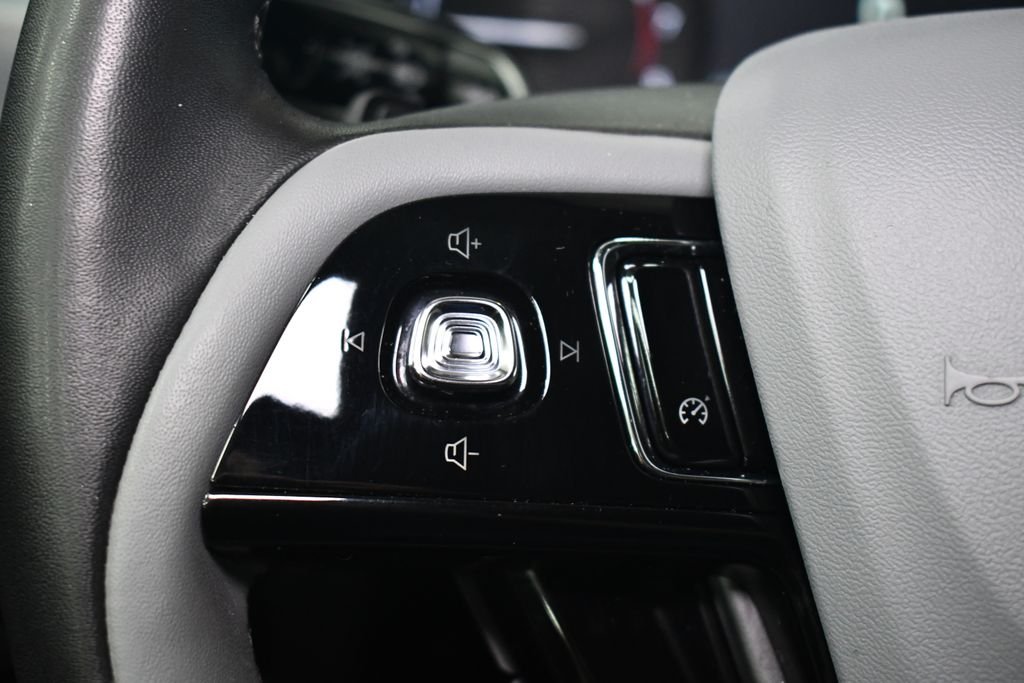 Used 2022 Red Lincoln Standard image 23