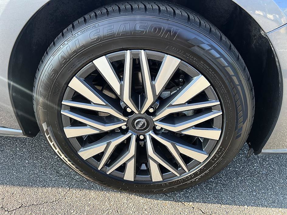 Certified Used 2025 Gun Metallic Nissan SV image 12