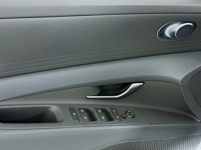 New 2026 White Hyundai SE image 10