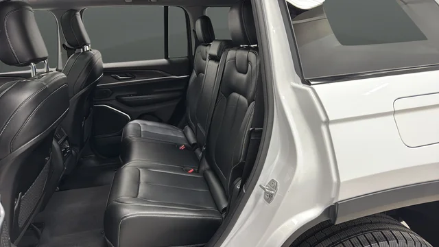 Used 2022 Bright White Clearcoat Jeep Limited image 23