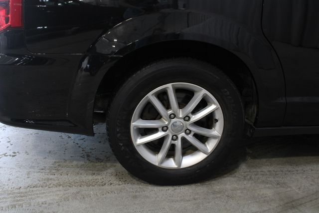 Used 2019 Black Dodge SXT image 24