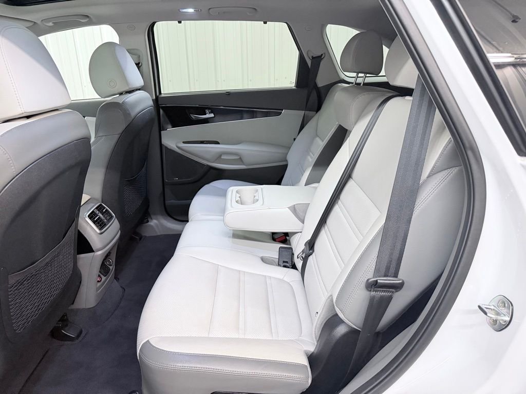 Used 2019 White Kia SX image 28