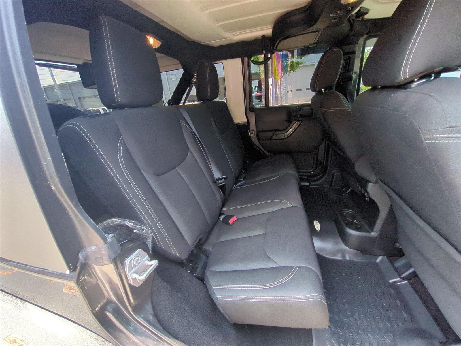 Used 2017 Granite Crystal Metallic Clearcoat Jeep Rubicon image 30