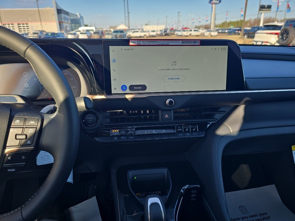 2026 Toyota Crown Limited - Photo 6