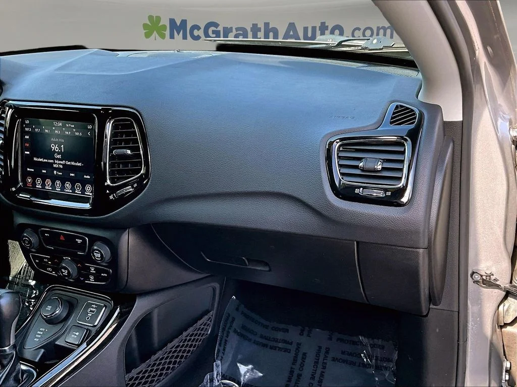 Certified Used 2019 Silver Jeep Limited image 28