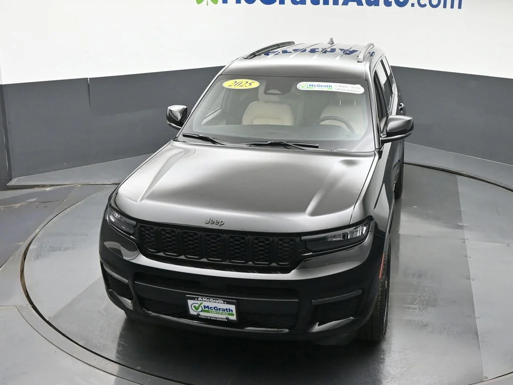 Used 2025 Black Jeep Limited image 26