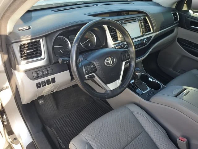 Used 2017 Celestial Silve Toyota Limited image 6