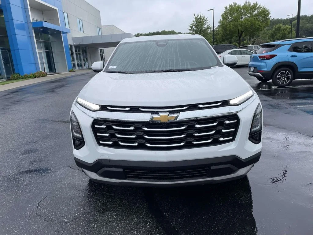 New 2027 Summit White Chevrolet LT image 2