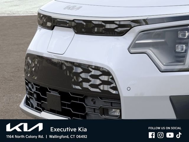 New 2026 Snow White Pearl Kia WAVE image 12
