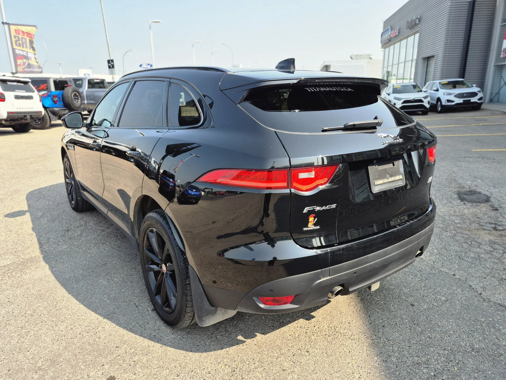 Used 2020 Black Jaguar 25t Prestige image 12