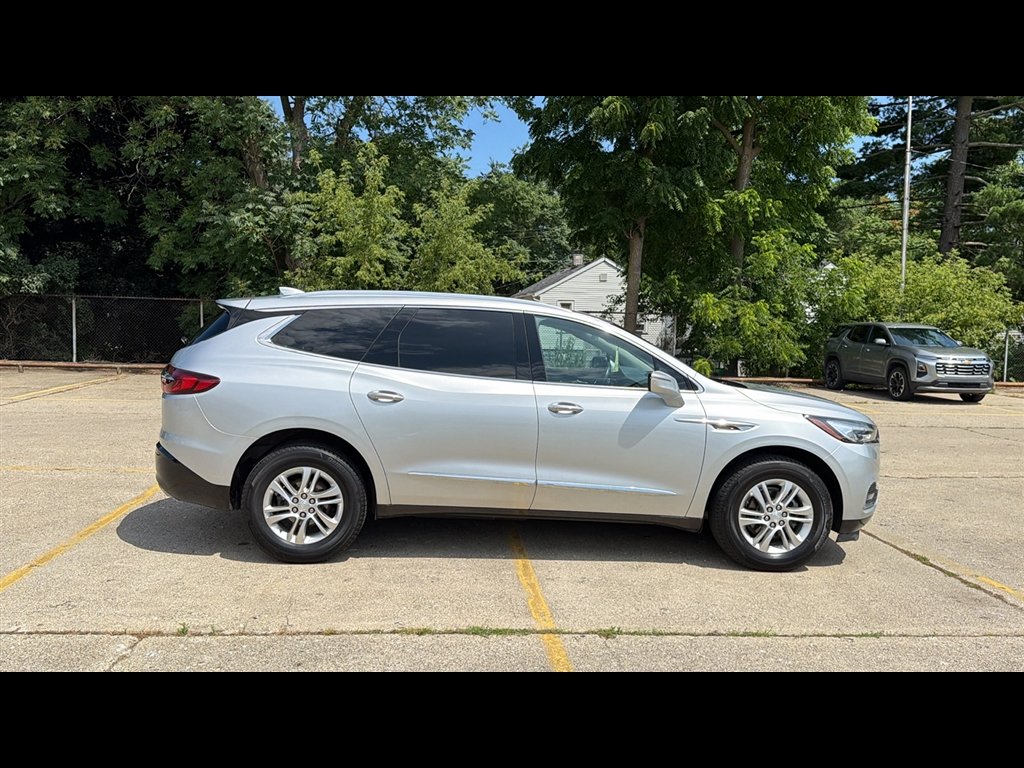 Used 2021 Includes Spectra Gray lower exterior accent color.) Buick Essence image 6