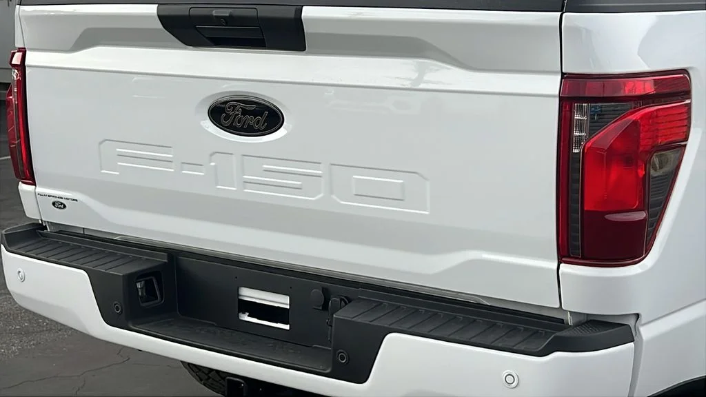New 2026 Oxford White Ford XL image 6