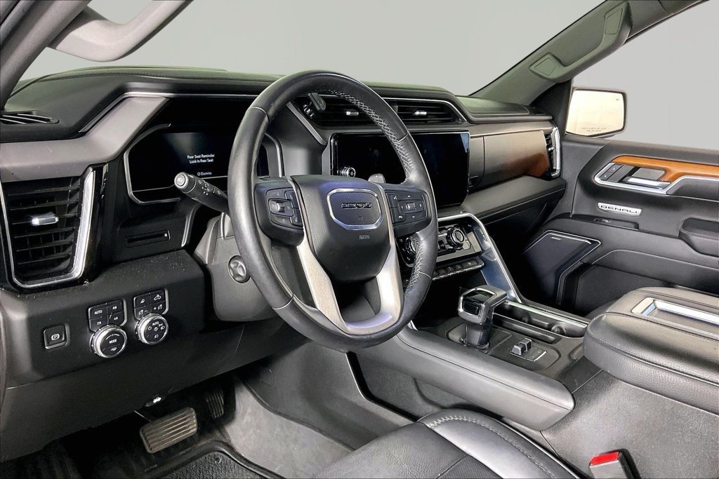 Used 2022 WHITE FROST TRICOAT GMC Denali image 16