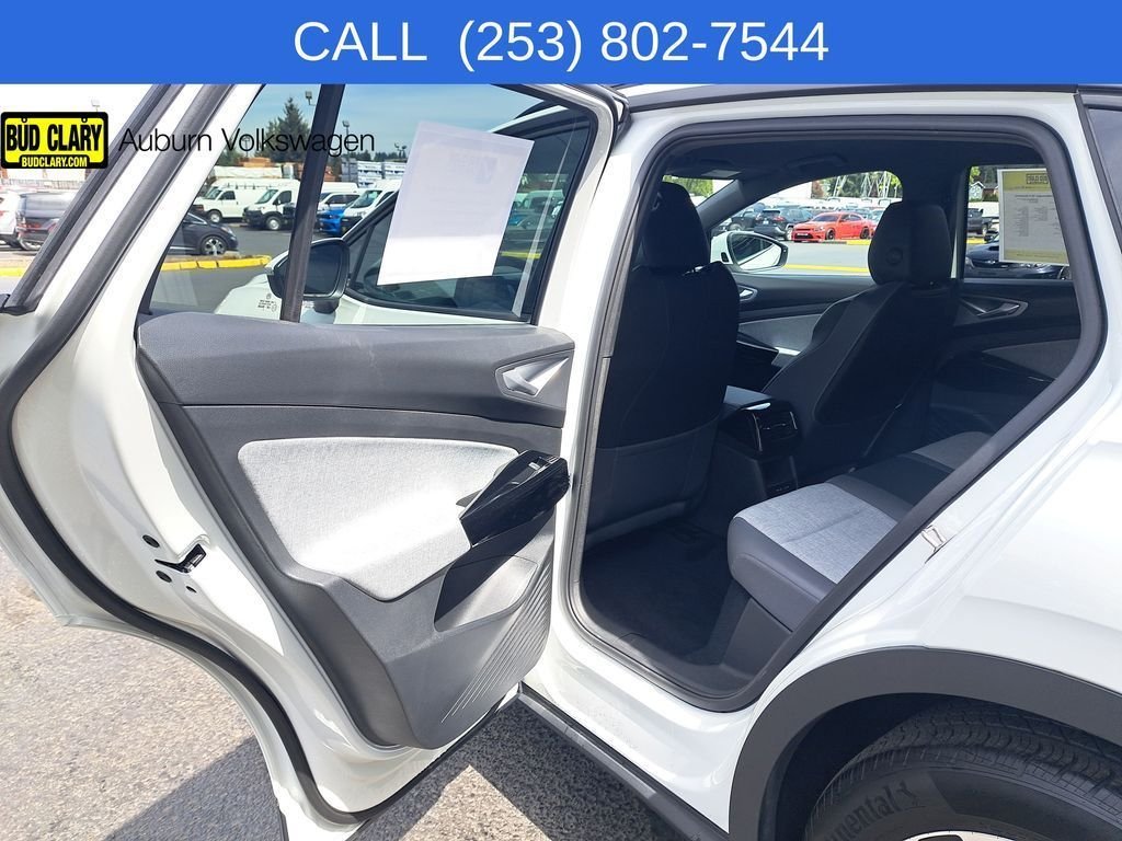 Used 2024 White/off-white Volkswagen Standard image 12
