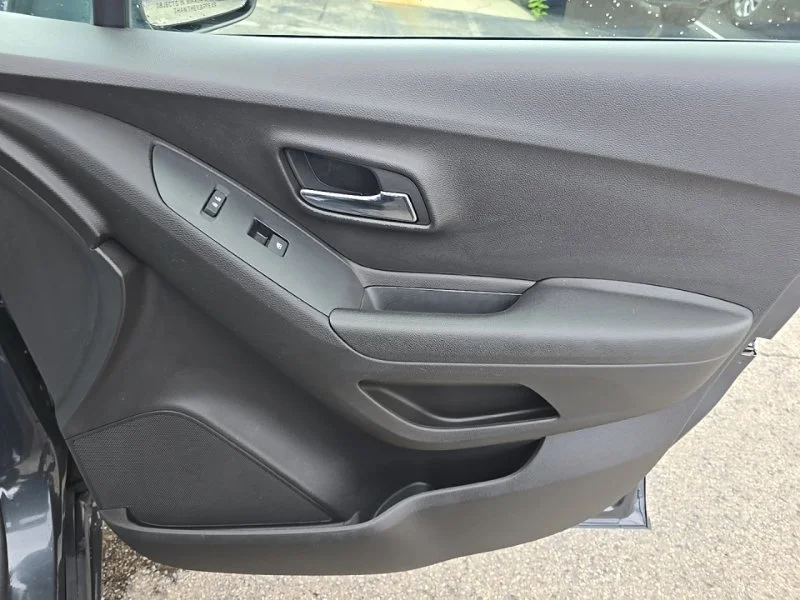 Used 2016 Gray Chevrolet LT image 32