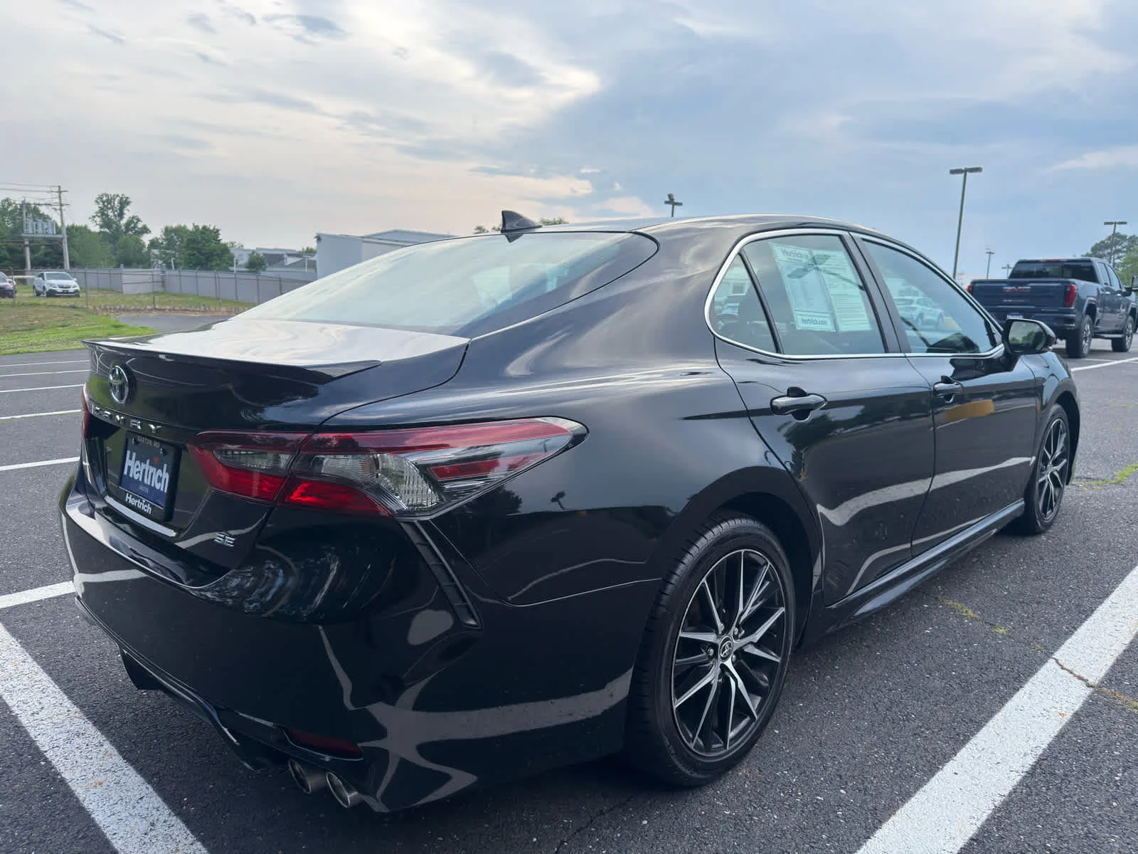 Used 2022 Midnight Black Metallic Toyota SE image 6