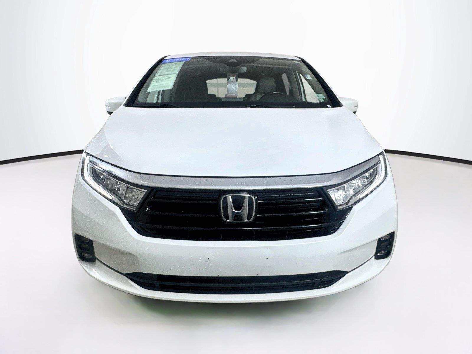 Used 2024 Platinum White Pearl Honda EX-L image 4