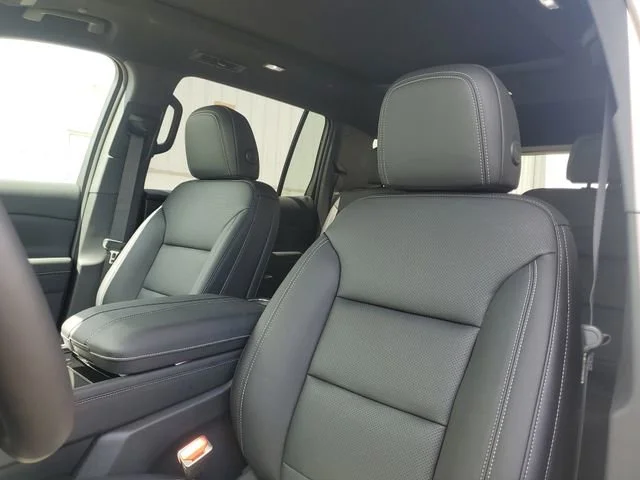2025 Chevrolet Traverse LT - Photo 20