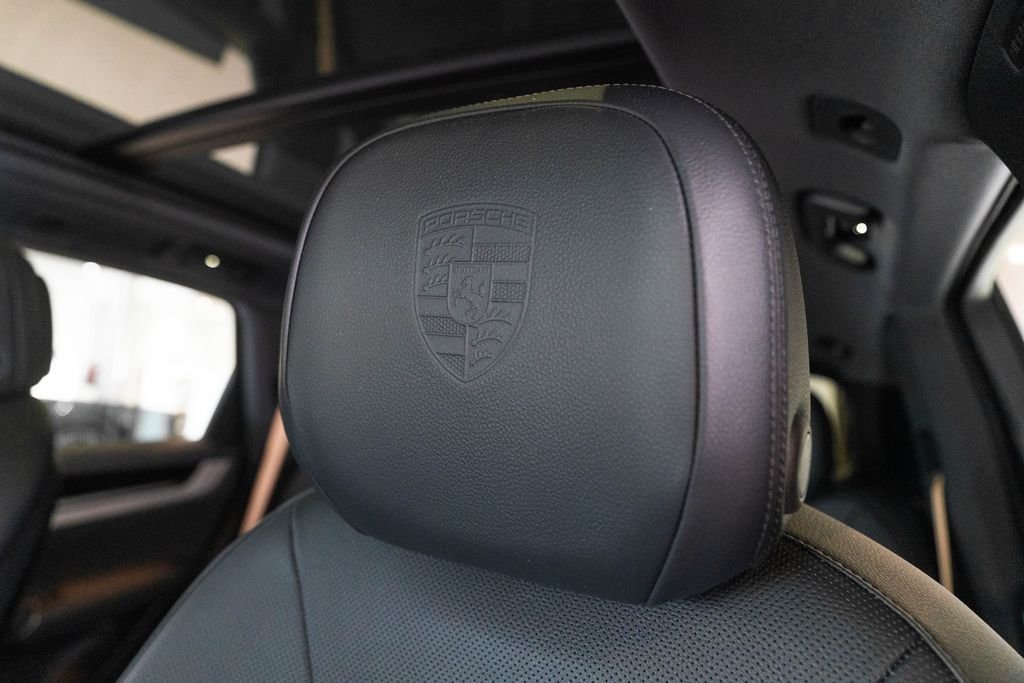 Used 2025 Beige Porsche Base image 6