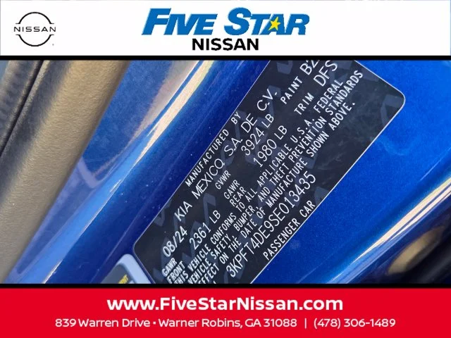 Used 2025 Blue Kia LXS image 18