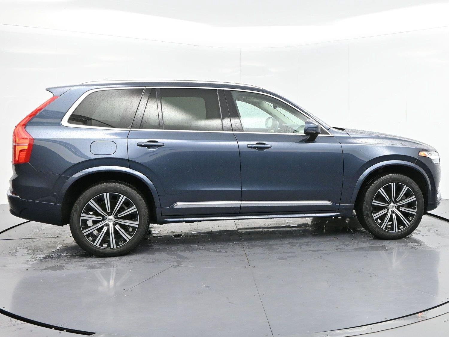 Used 2023 Denim Blue Metallic Volvo Plus image 8