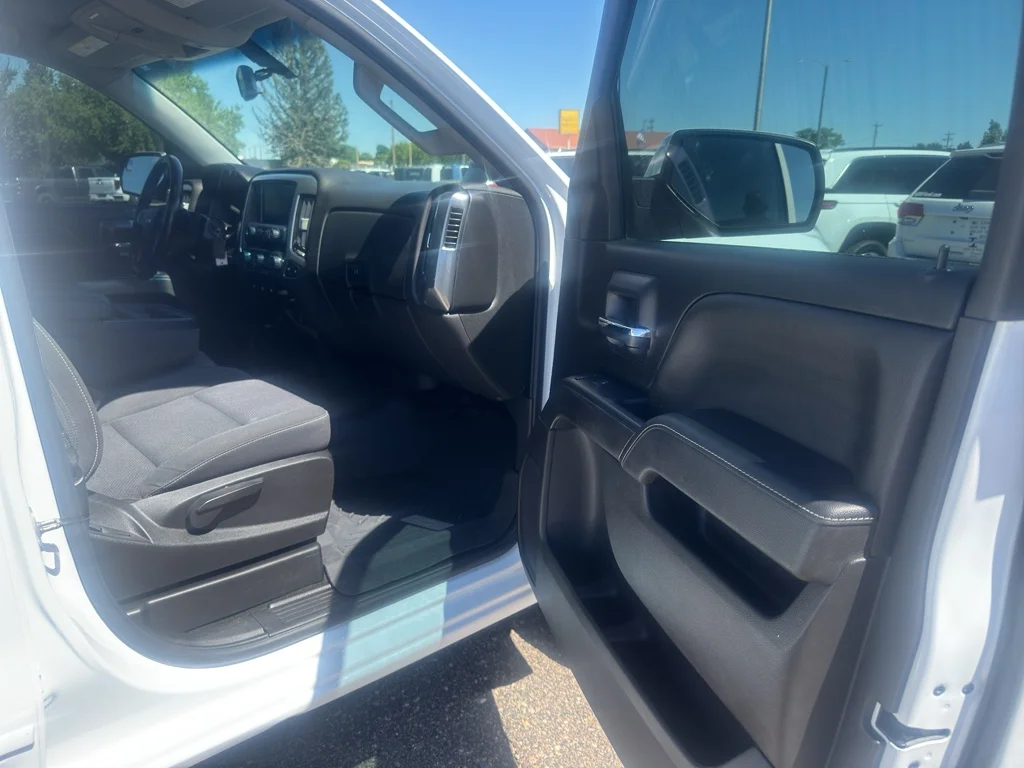 Used 2018 SUMMIT WHITE Chevrolet LT image 14