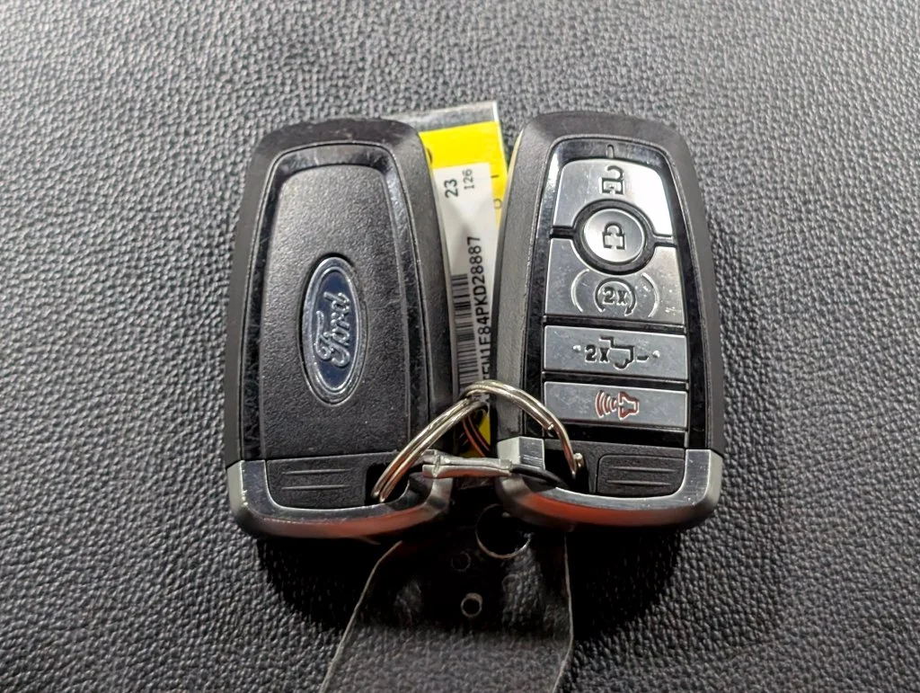 Certified Used 2023 Avalanche Ford XLT image 30