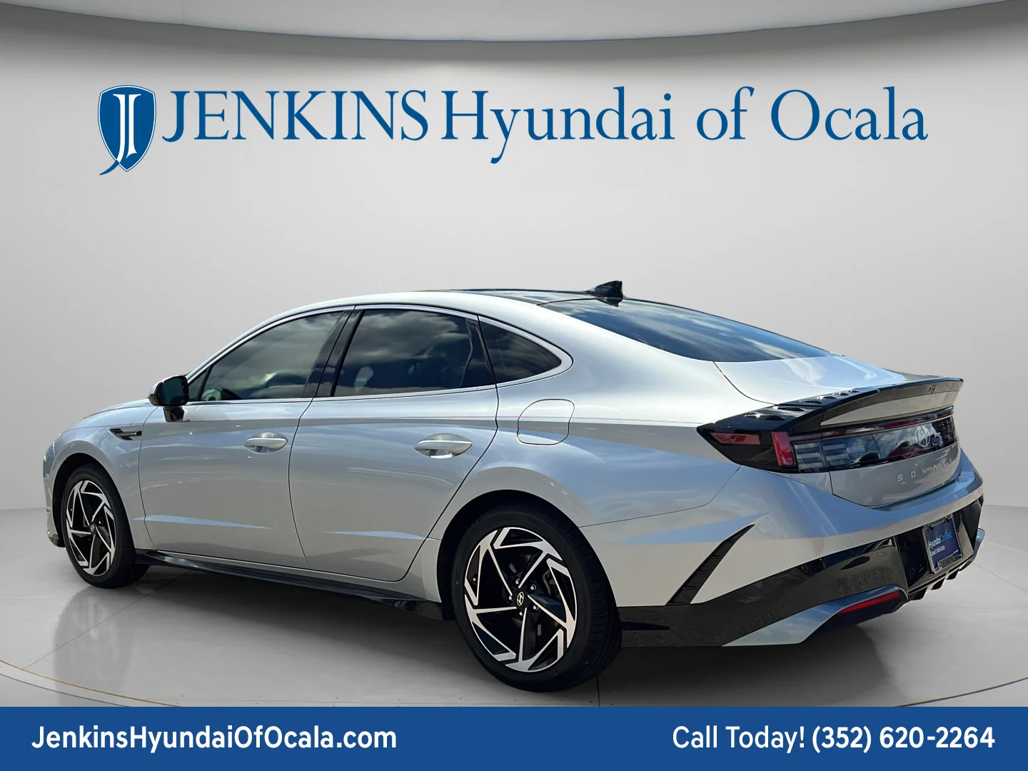 Used 2024 Aero Silver Hyundai SEL image 5