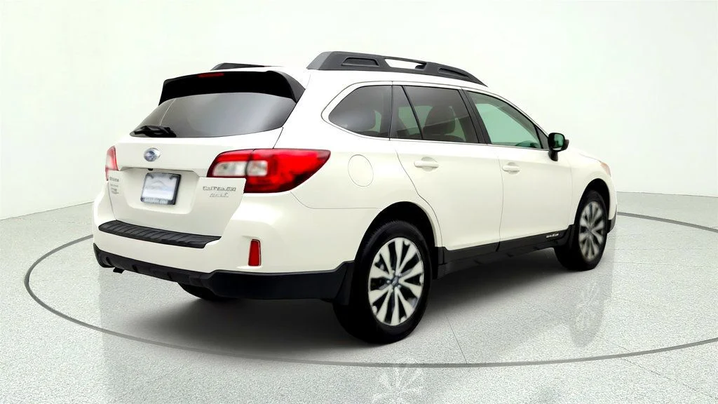 Used 2015 Crystal White Pearl Subaru 4dr Wagon 2.5i Limited PZEV w/ Popular Package #4 image 5