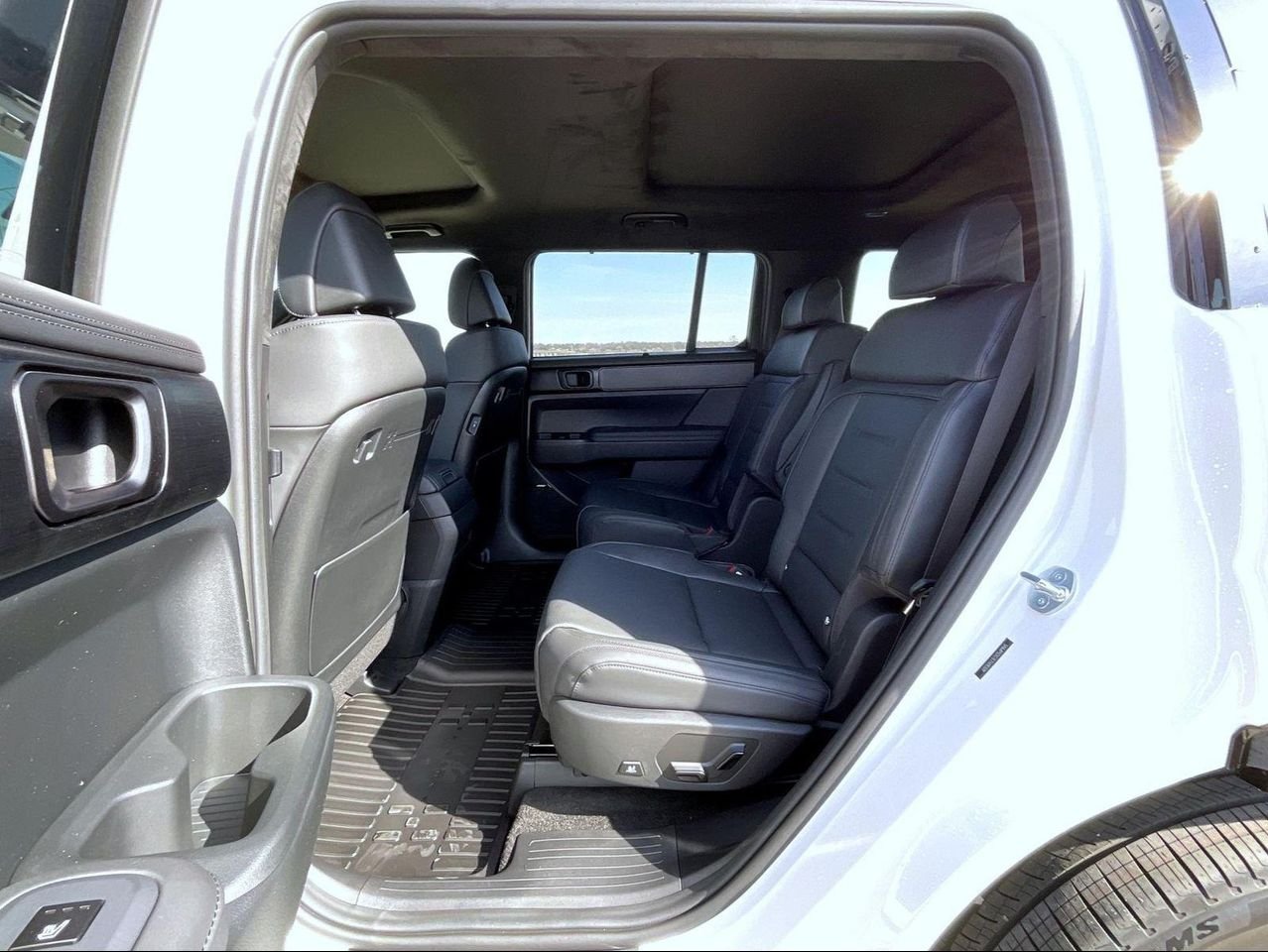 New 2026 White Hyundai Calligraphy image 22