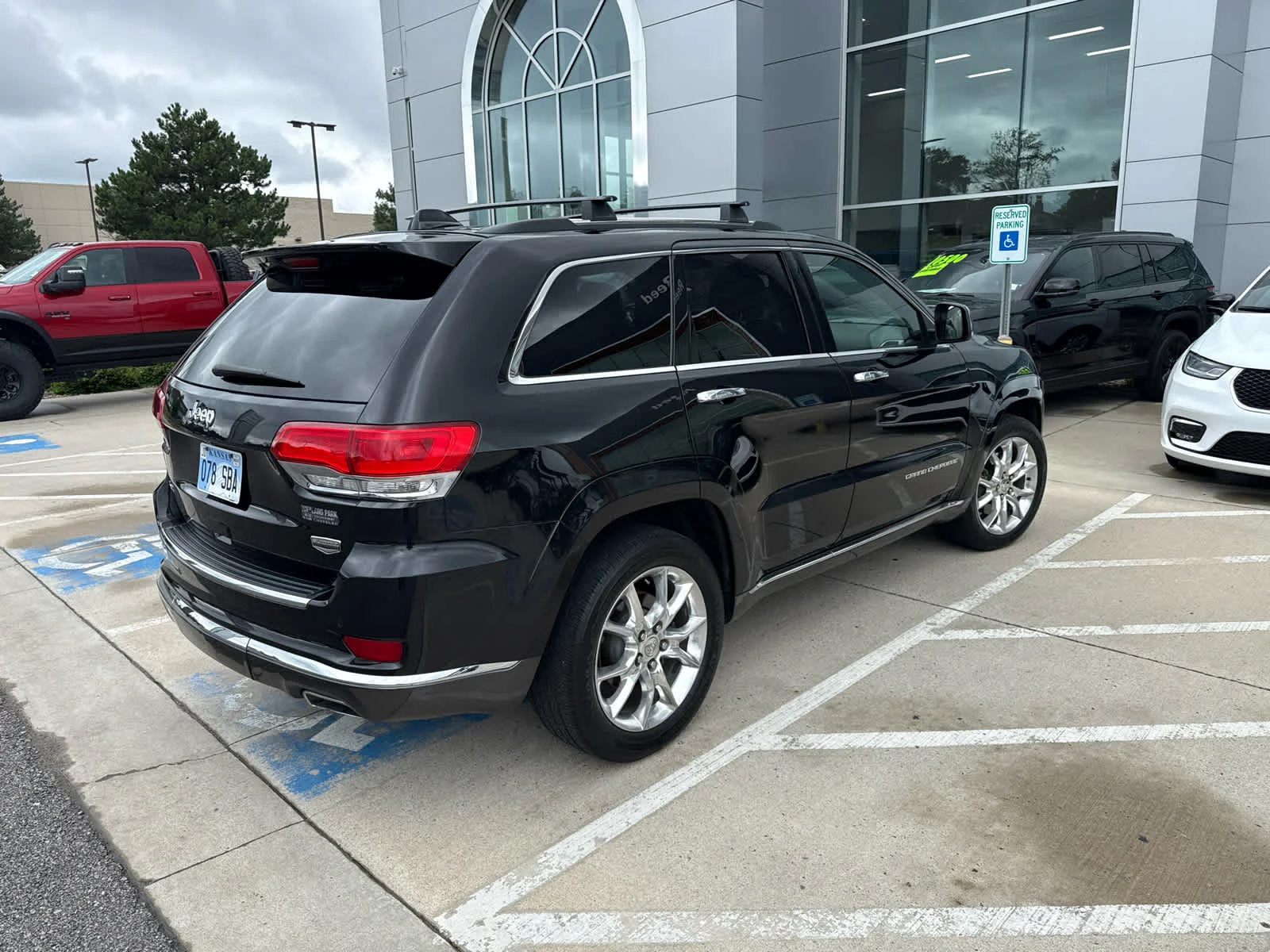 Used 2014 Brilliant Black Crystal Pearlcoat Jeep Summit image 5