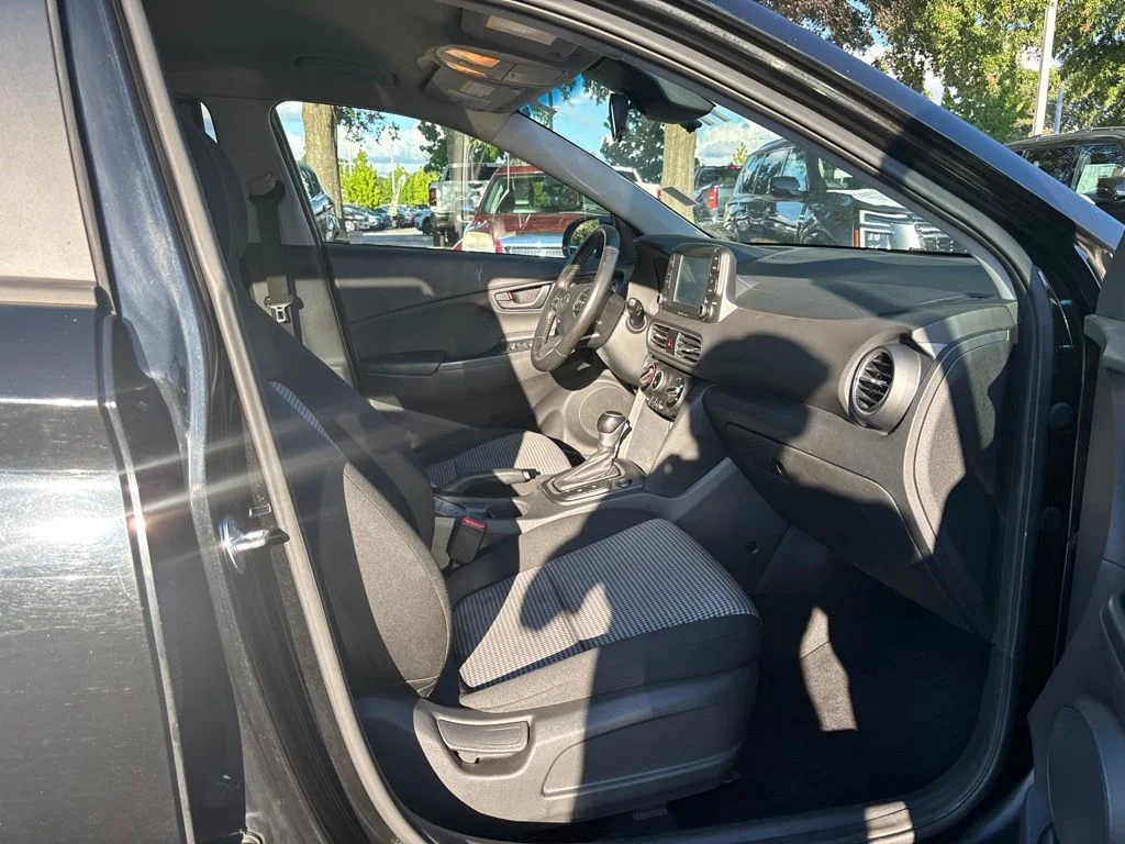 Used 2021 Black Hyundai SEL image 18