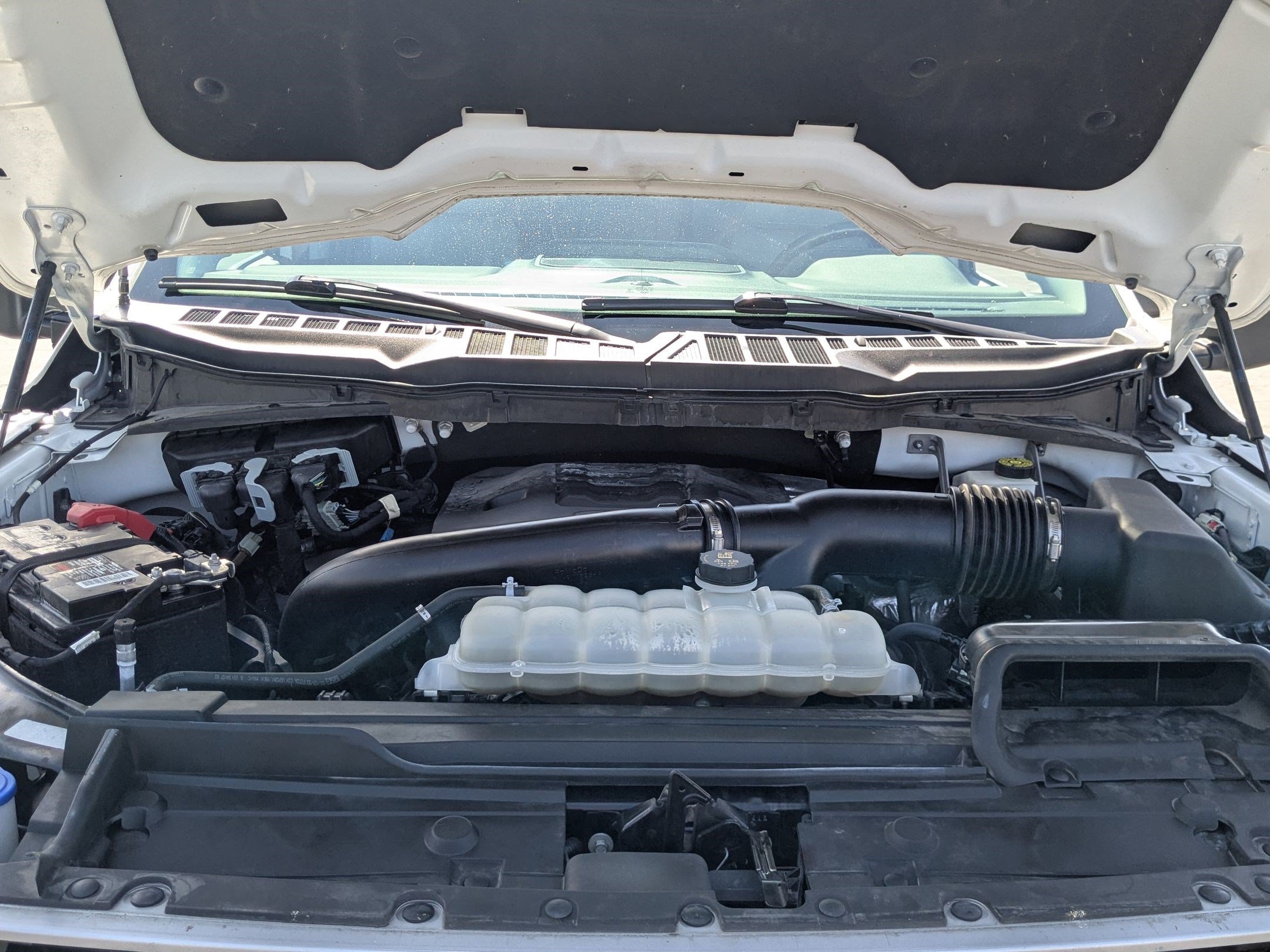 Used 2023 Oxford White Ford LARIAT image 39