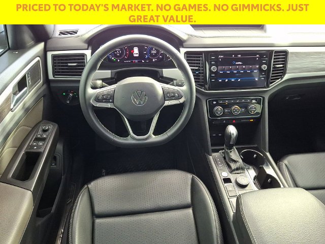 Used 2022 White Volkswagen 3.6L V6 SE w/Technology image 13