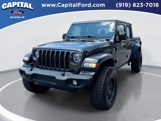 Used 2020 Gray Jeep Sport image 1