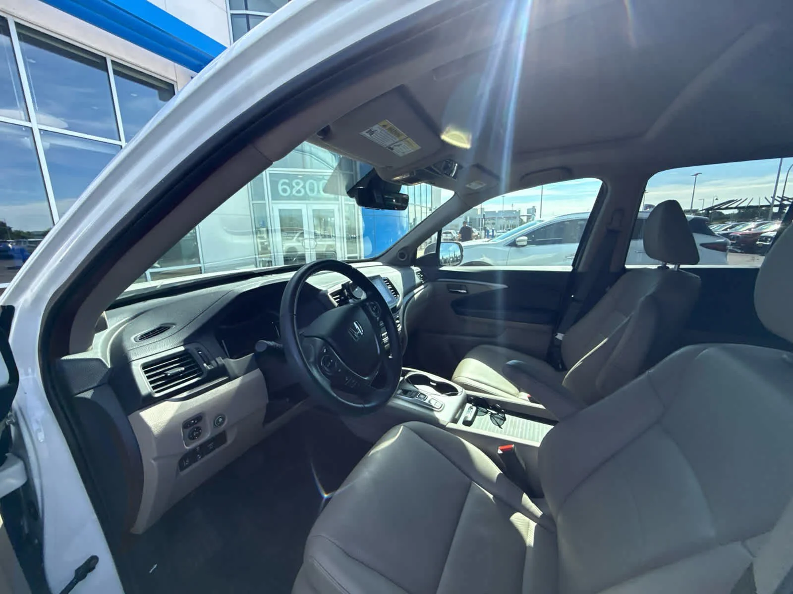 Used 2023 Platinum White Pearl Honda RTL image 10