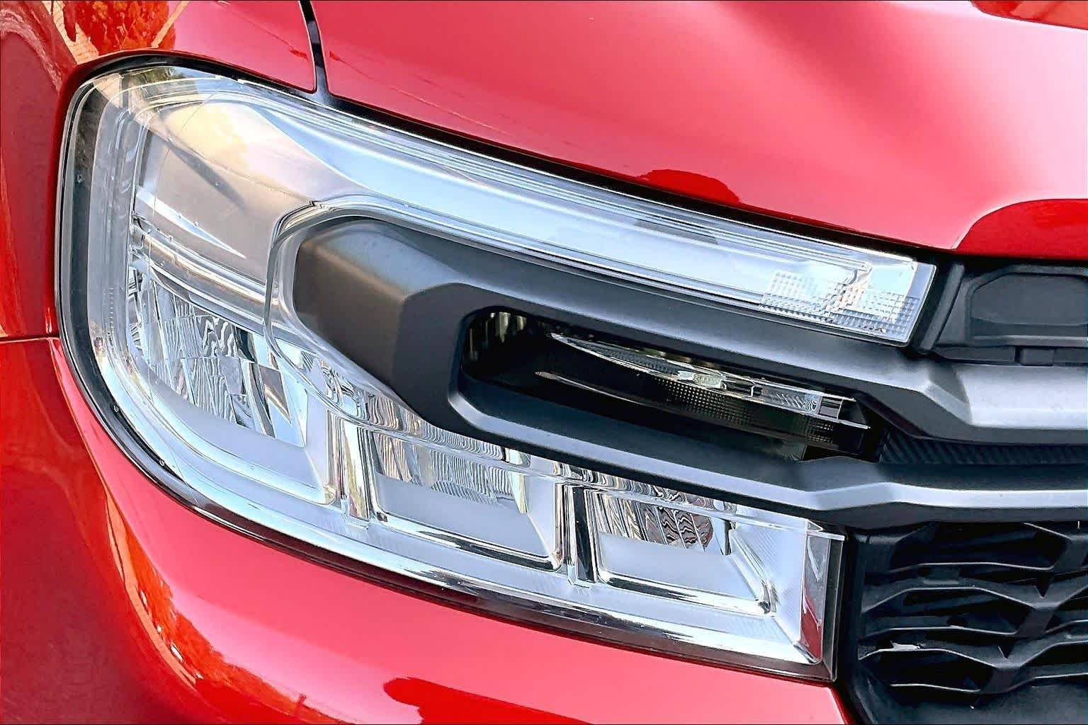 Used 2023 Hot Pepper Red Tinted Clearcoat Ford XLT image 28
