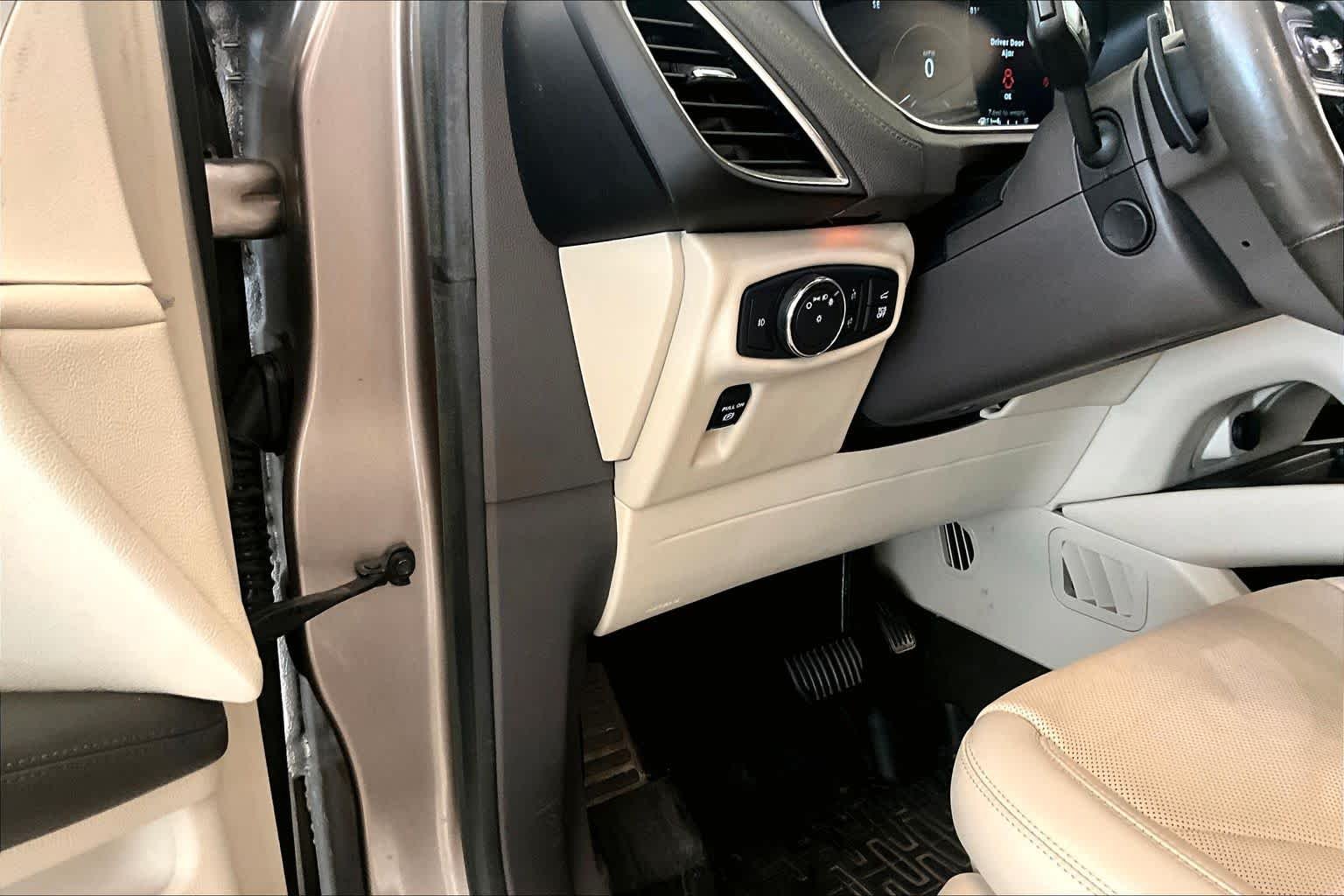 Used 2019 Iced Mocha Premium Colorant Lincoln Reserve image 30
