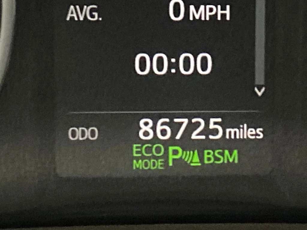 Used 2017 White Toyota Platinum image 21