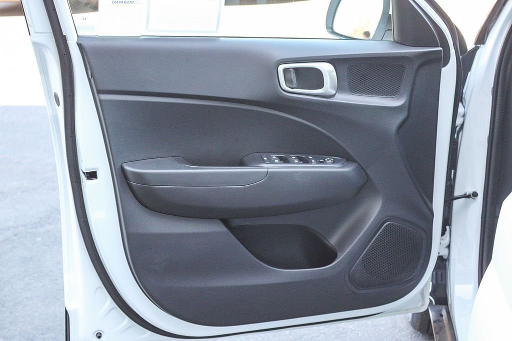 New 2026 White Hyundai SE image 22
