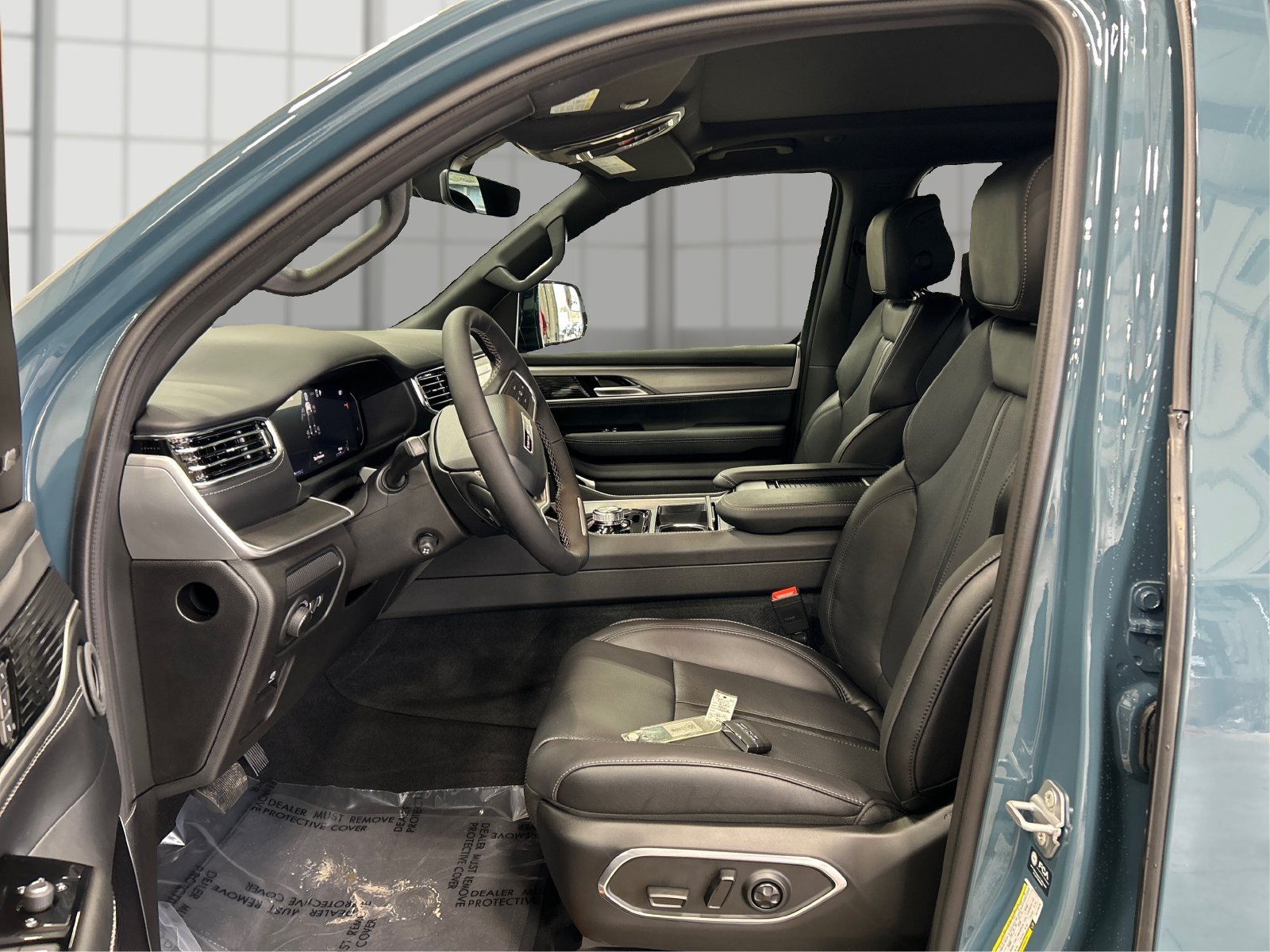New 2026 Steel Blue Exterior Paint Jeep Limited Reserve image 9