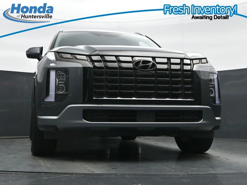 Used 2025 Graphite Hyundai SEL image 26