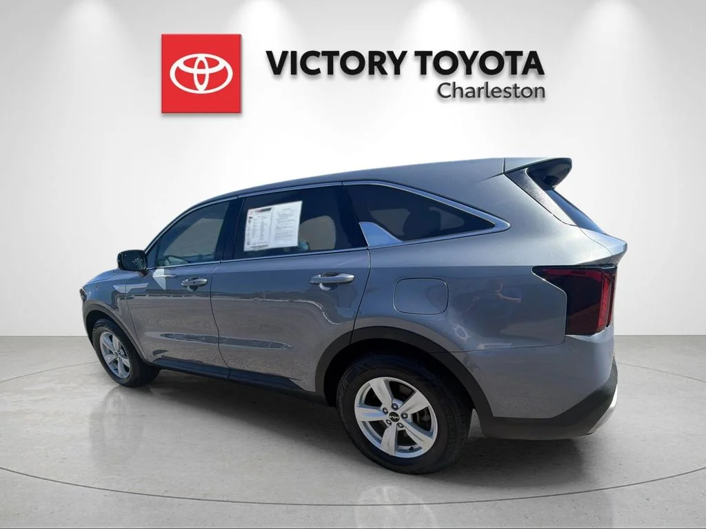 Used 2024 Silver Kia LX image 3